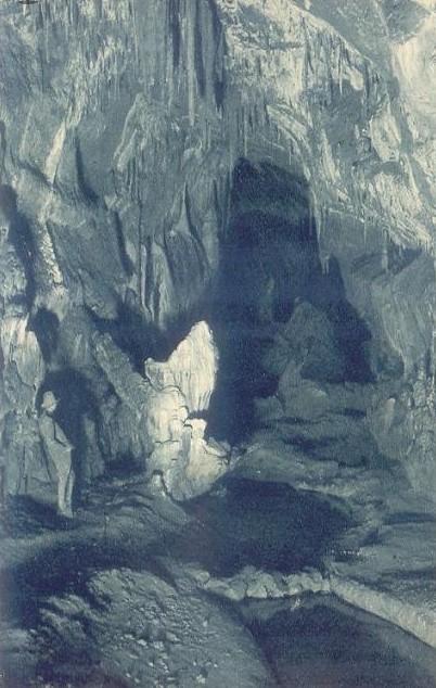 Anonymus 'szobra' az aggteleki cseppkőbarlangban (1923)